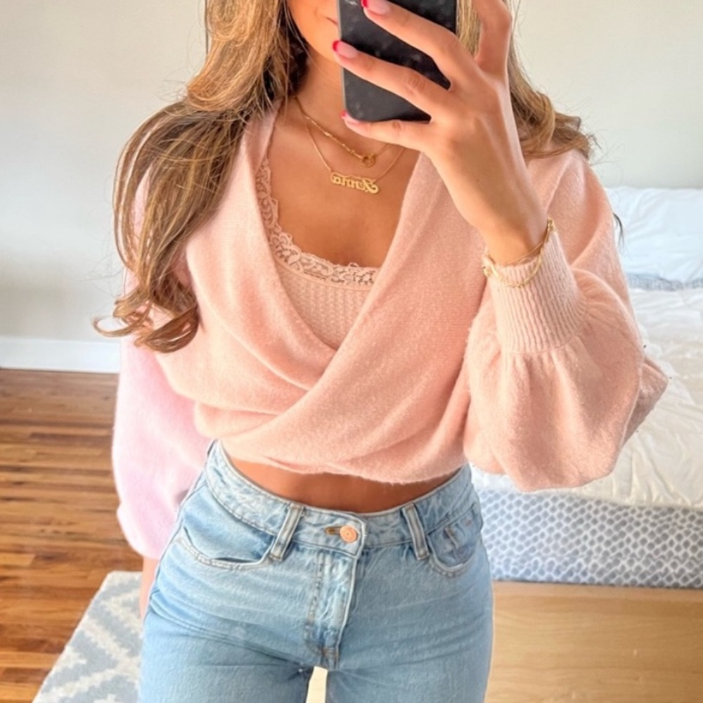 Pink sweater - Picture 2 of 5